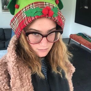 Meet your Posher, Lola